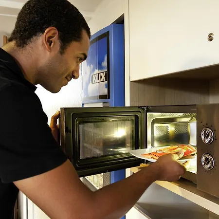 Hotelf1 Sud Narbonne